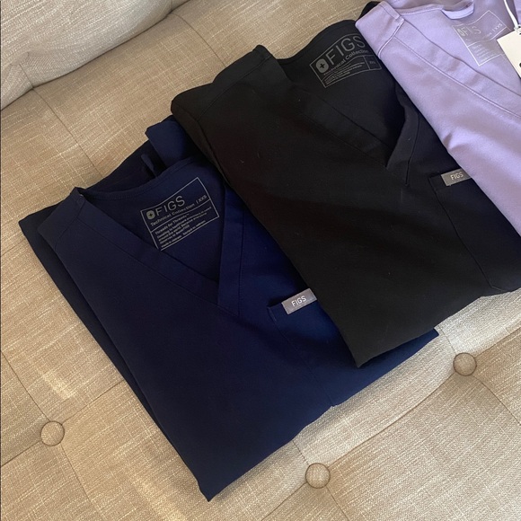 Figs Scrub TOPS AND PANT BUNDLE - Picture 2 of 4